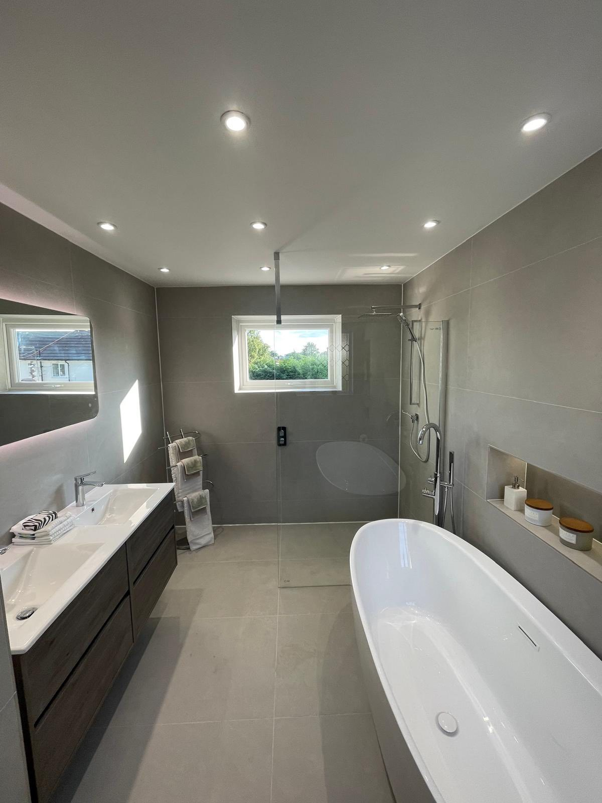 Modern Bathroom Refit — photo 2